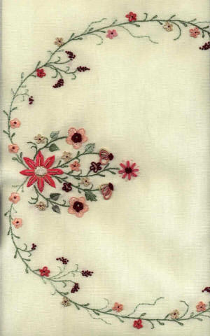 JDR 193 Peaches & Cream Table Runner